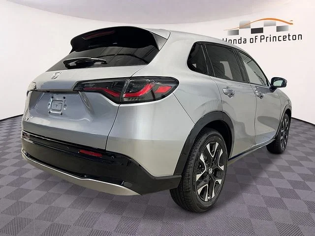 New 2027 Silver Honda EX-L image 3
