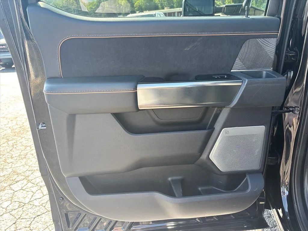 2023 Ford F-450 Super Duty Platinum - Photo 18