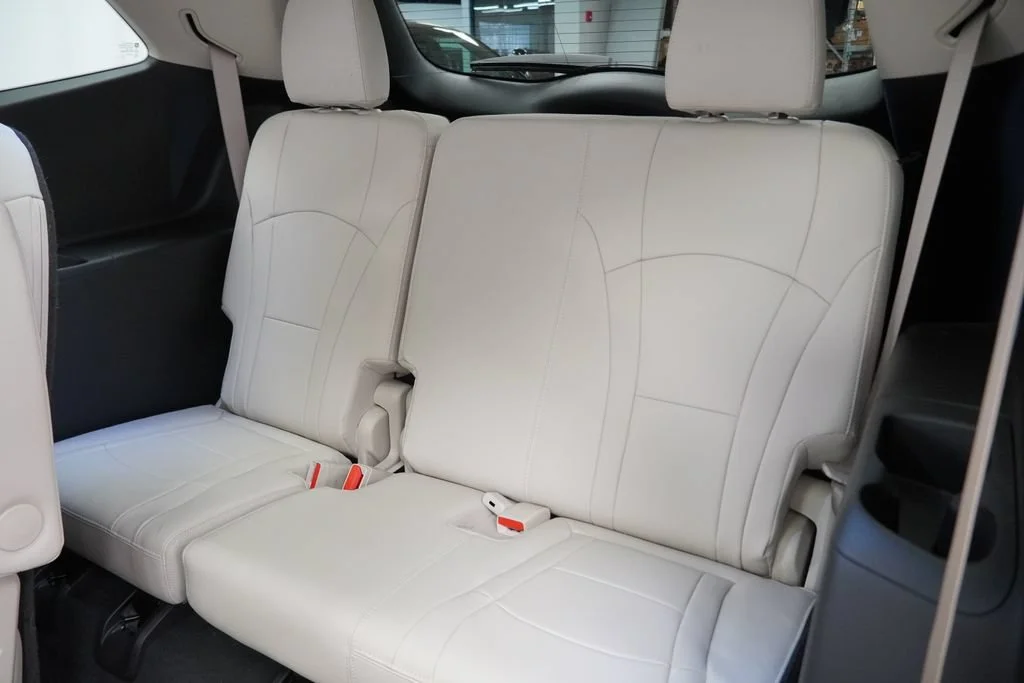 Used 2023 Summit White Buick Essence image 15