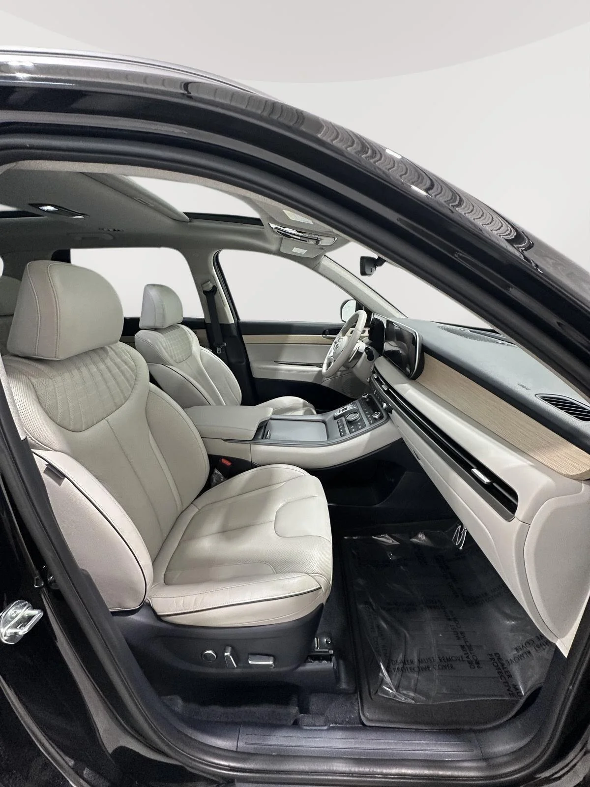 Used 2023  Hyundai Limited image 28