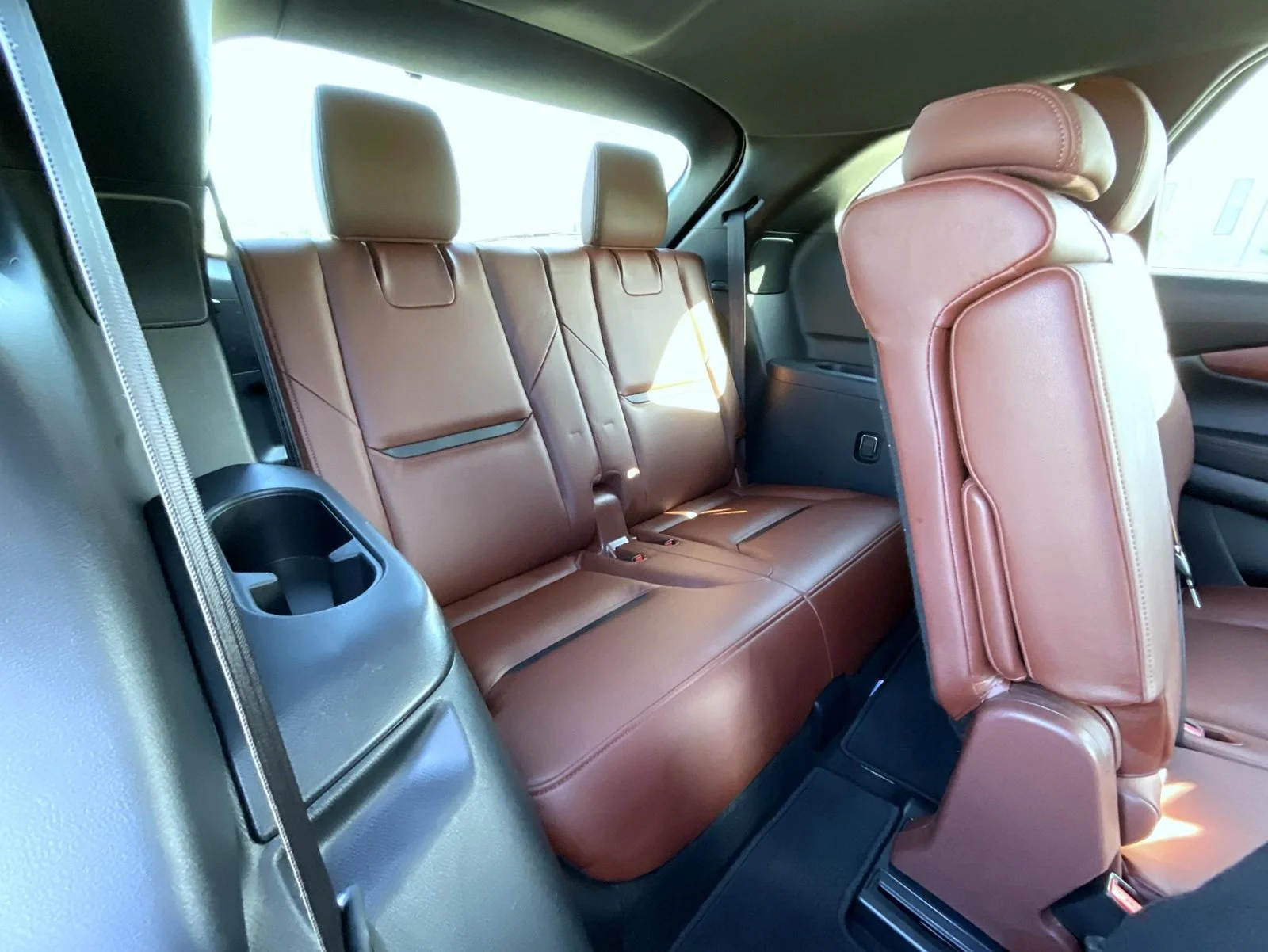 Used 2019 White Mazda Signature image 19