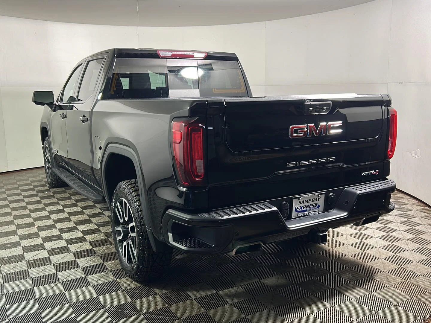 Used 2022 Onyx Black GMC AT4 image 11