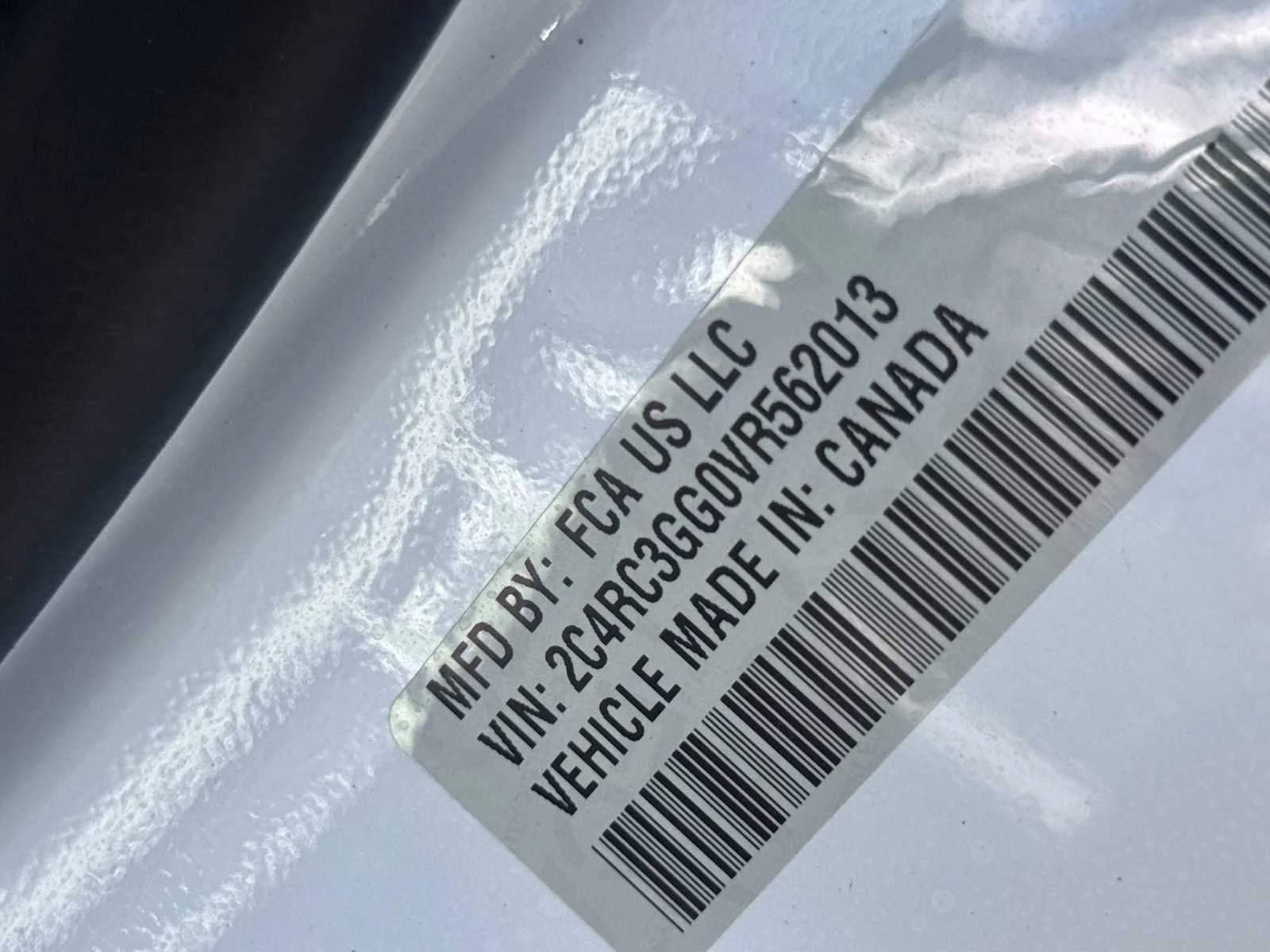 New 2027 Bright White Clear-Coat Exterior Paint Chrysler Limited image 25