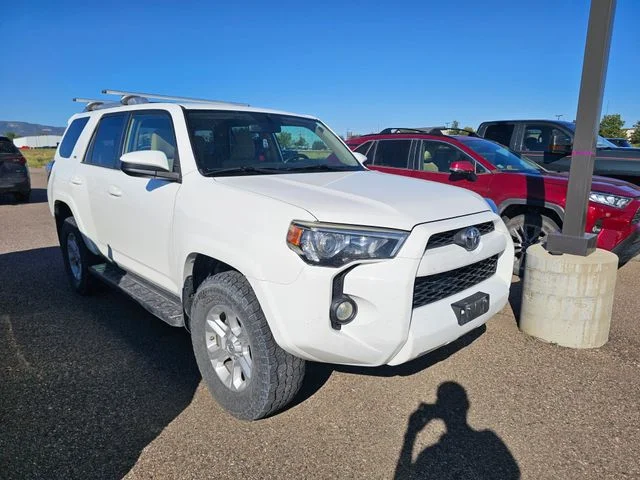 Used 2016 Super White Toyota SR5 image 4