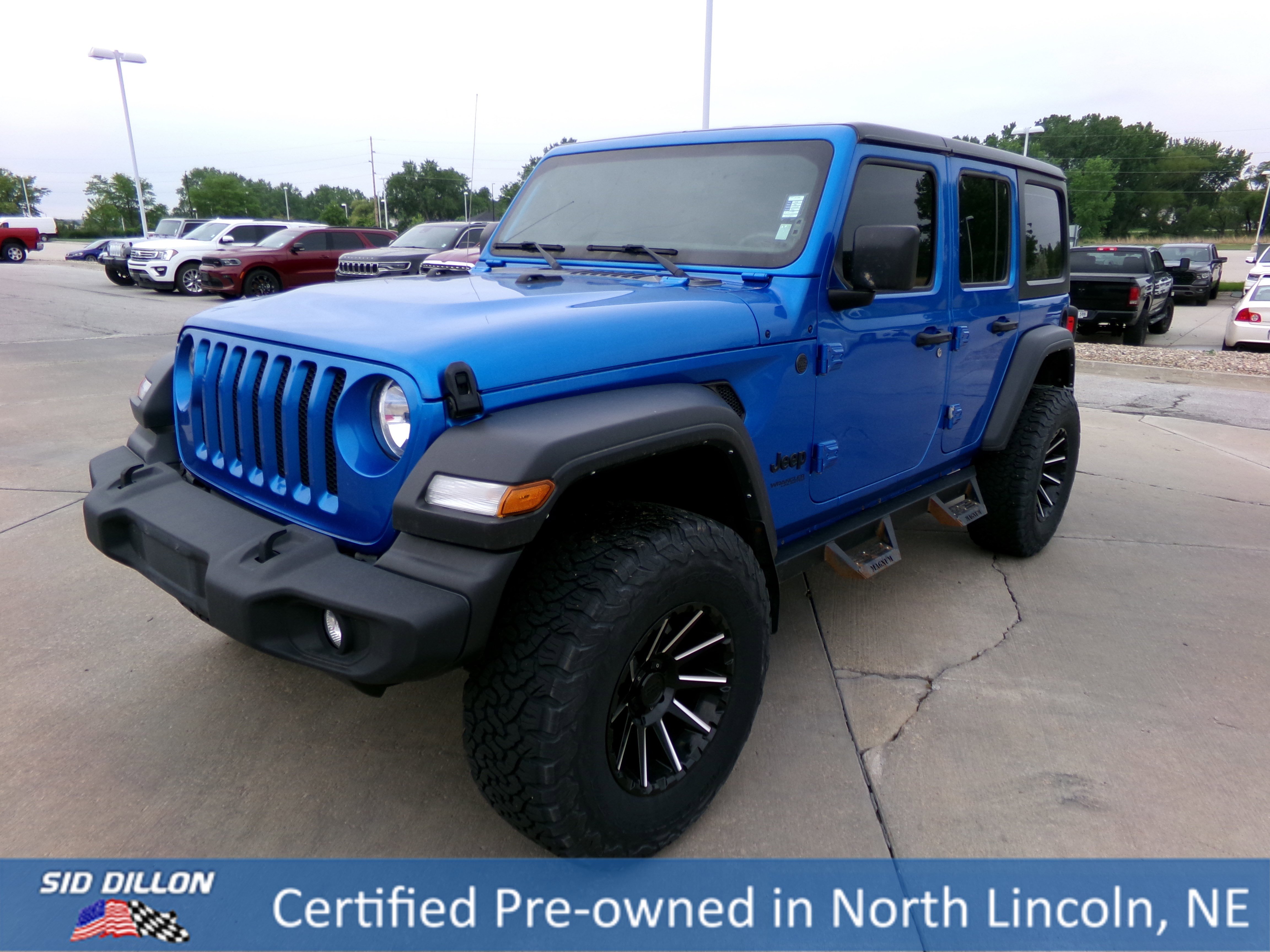 2022 Jeep Wrangler Sport's photo