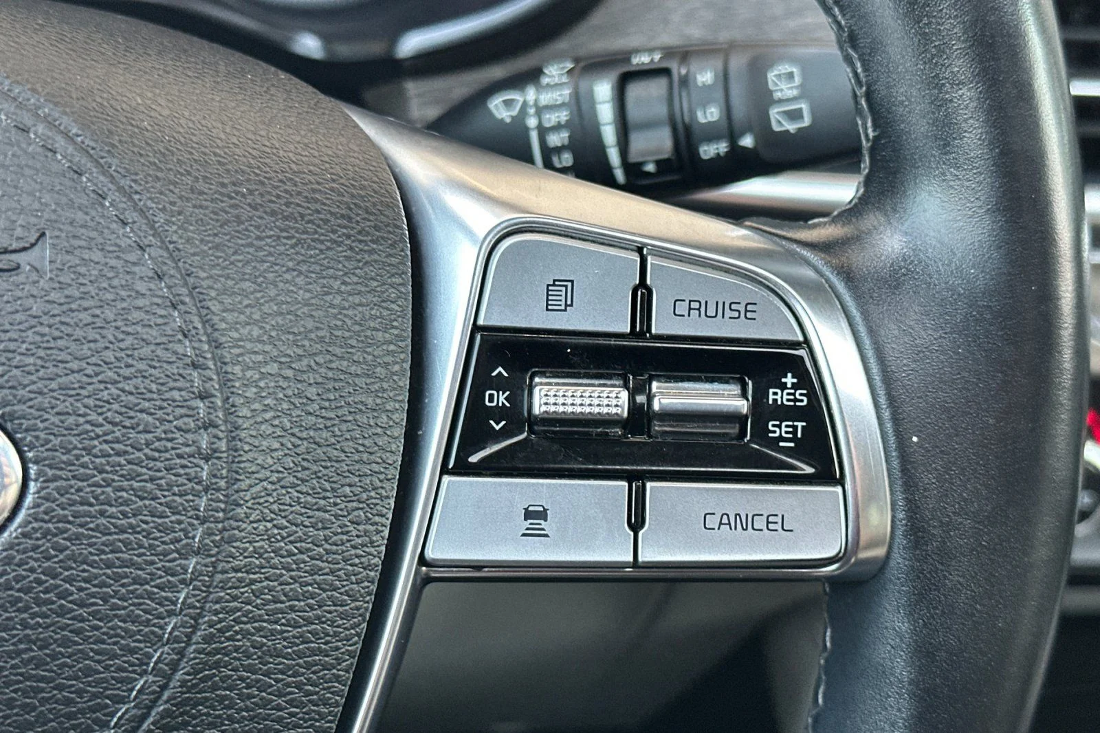 Used 2020 White Kia EX image 29