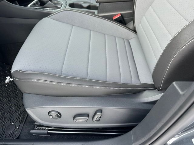 2025 Volkswagen Jetta SE - Photo 23