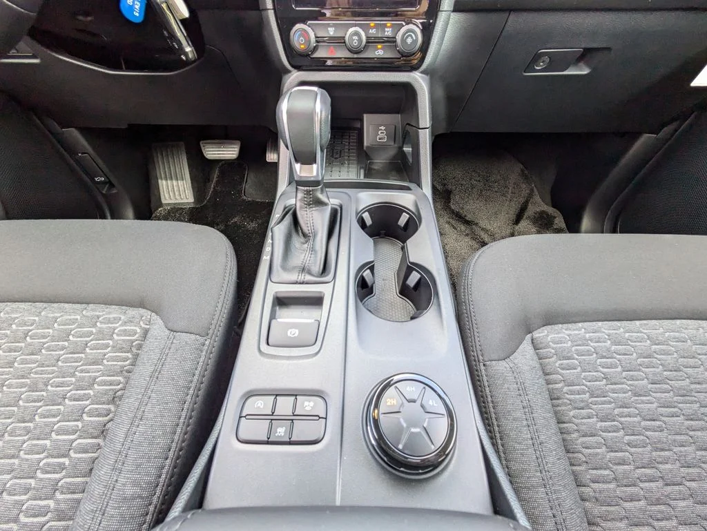 New 2026 Oxford White Ford XLT image 19