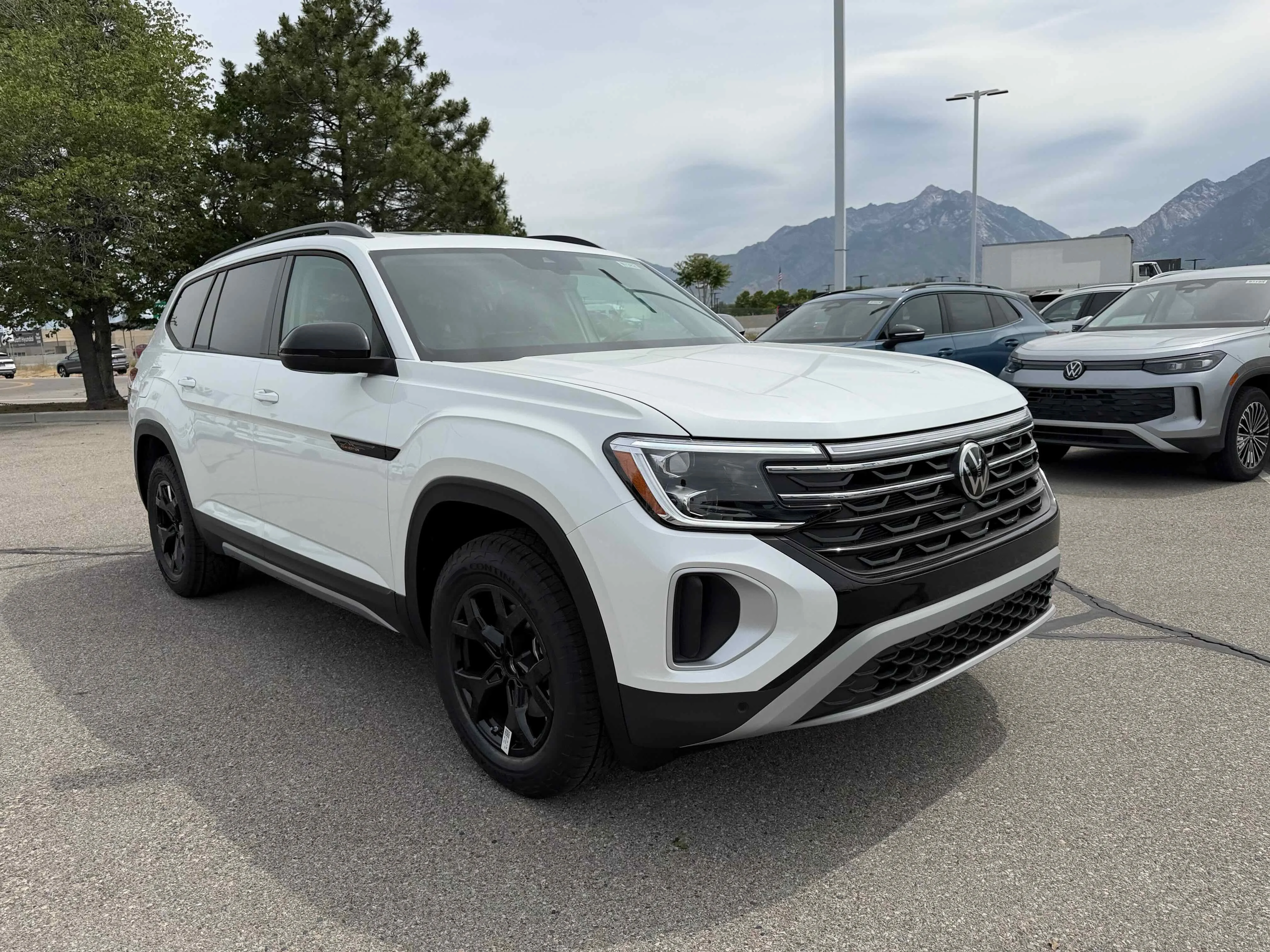 New 2026 Pearl Volkswagen 2.0T Peak Edition image 9