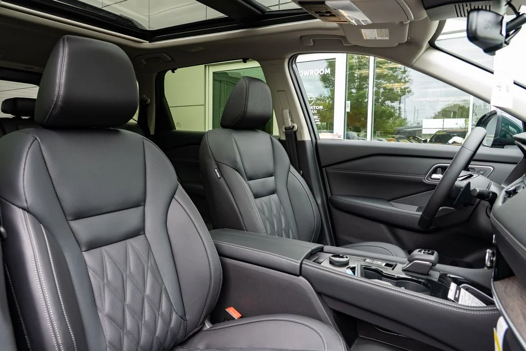New 2026 Obsidian Green Pearl Nissan Platinum image 27