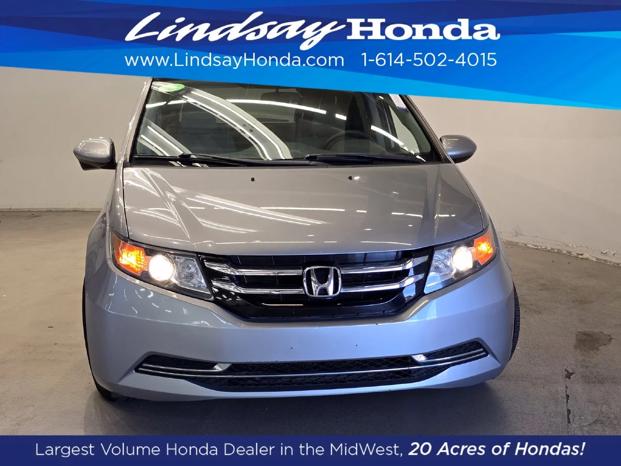 Used 2017 Lunar Silver Metallic Honda SE image 2