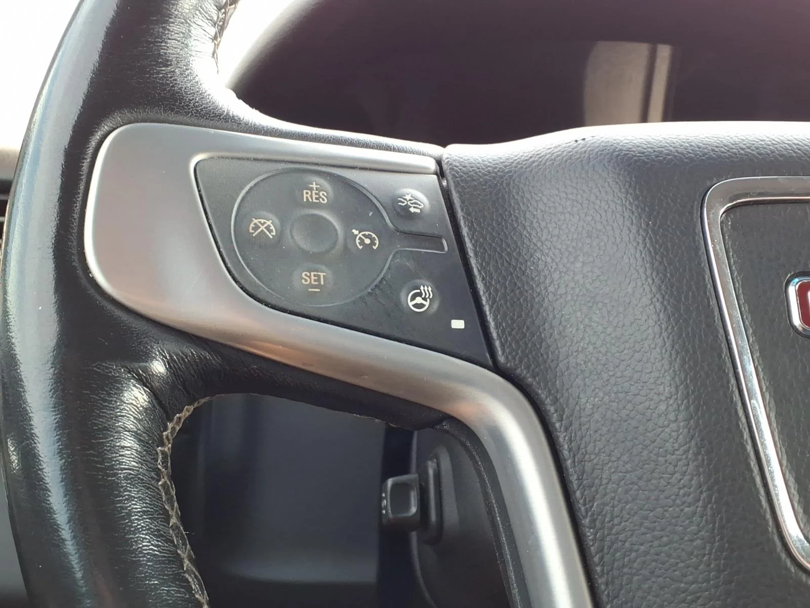 Used 2019 Onyx Black GMC SLT image 23