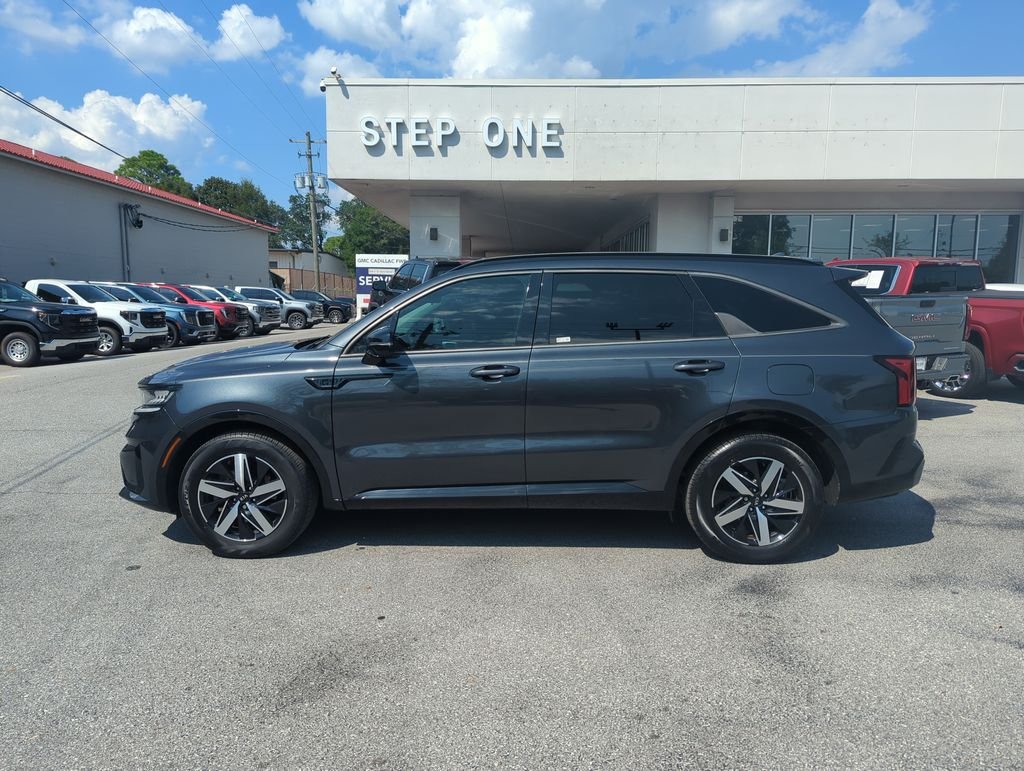 Used 2021 Gray Kia S image 3