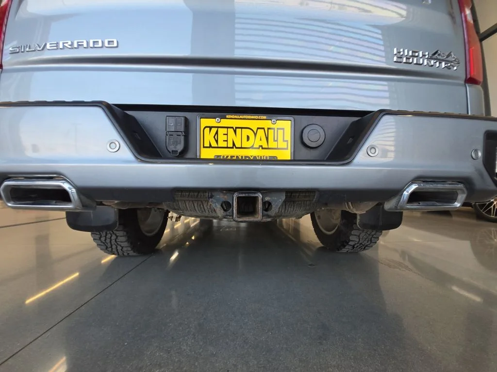 Used 2020 Gray Chevrolet High Country image 35