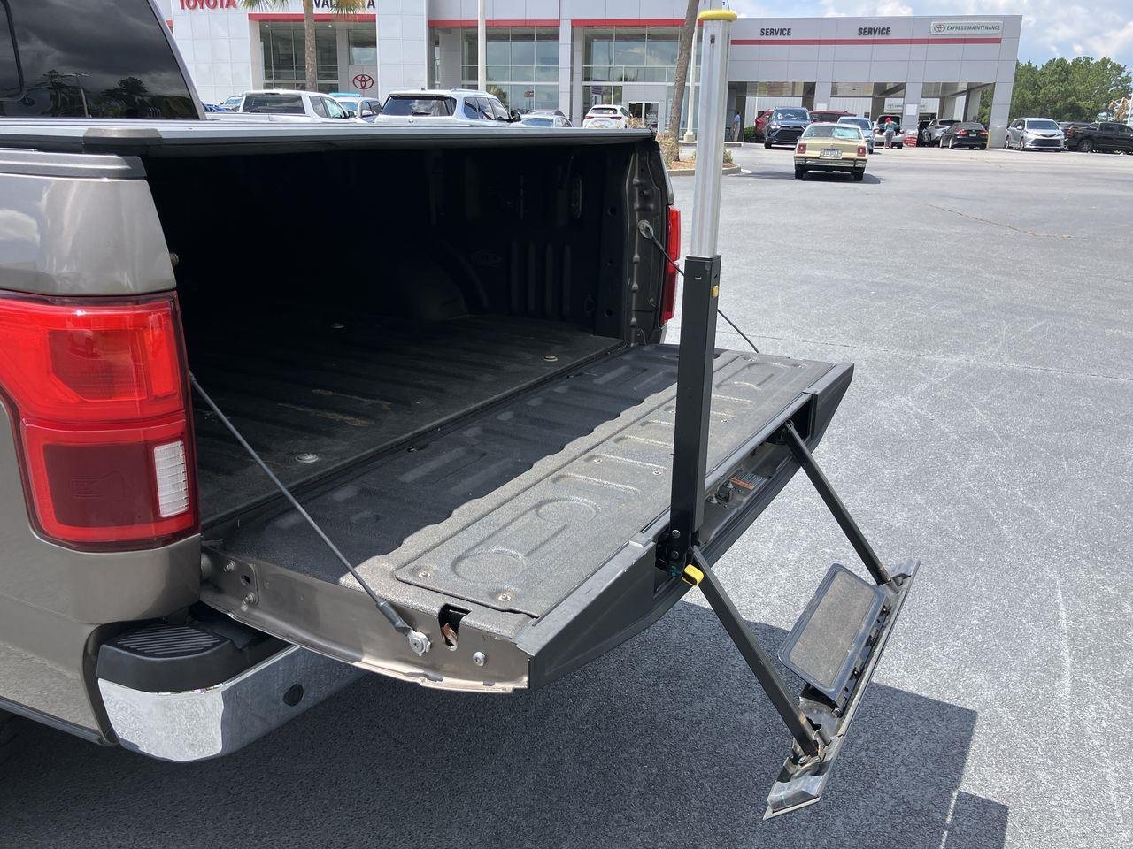 Used 2019 Gray (Stone Gray) Ford Lariat SuperCrew 4WD image 27