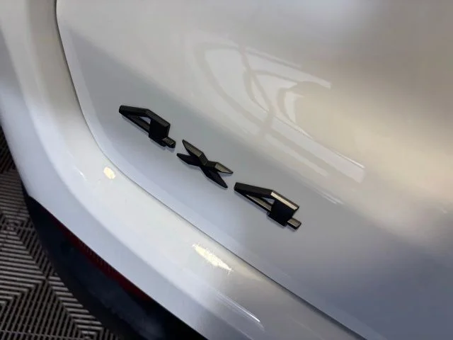 New 2026 White/off-white Jeep Limited image 8