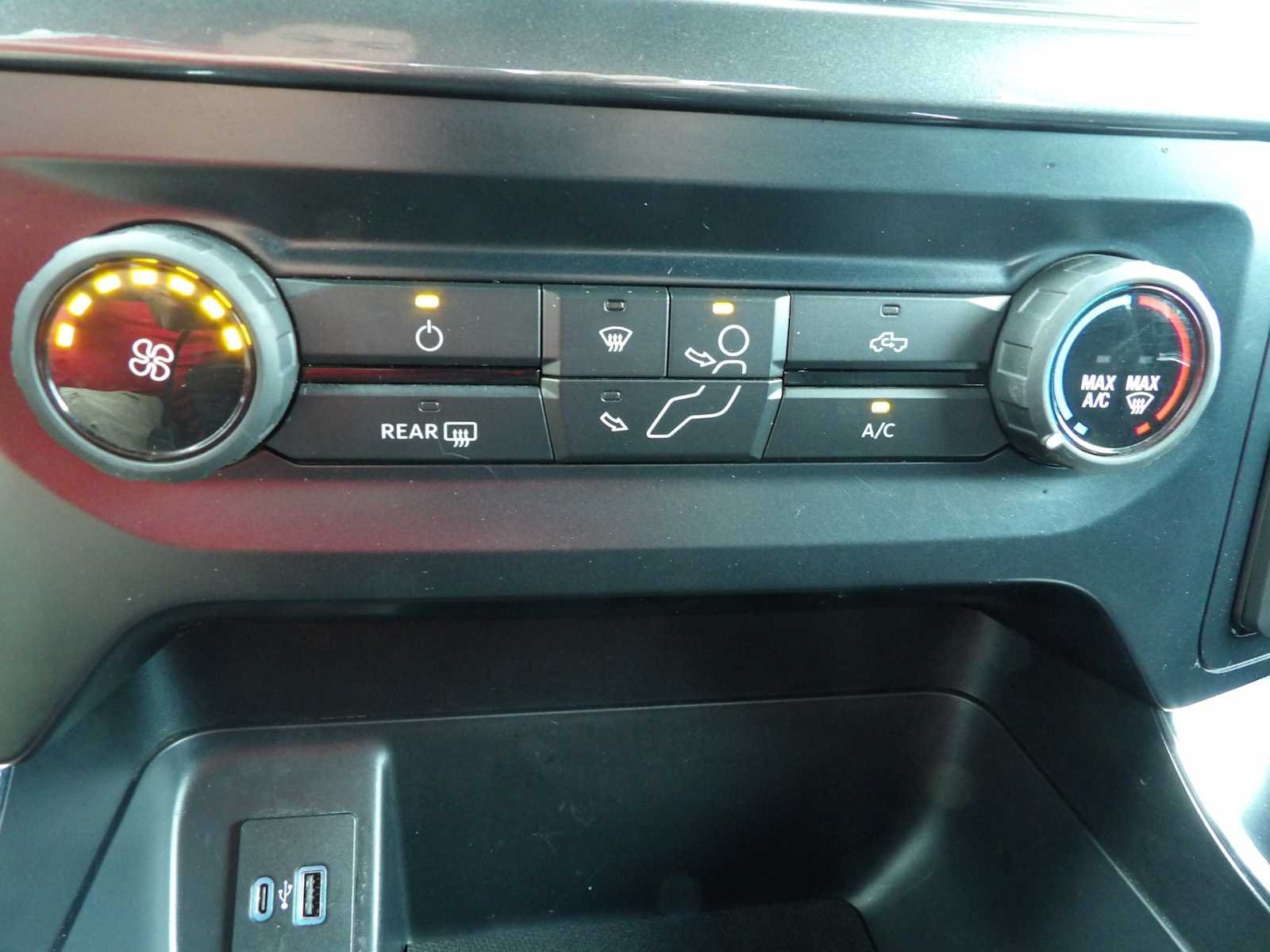 Used 2023 Oxford White Ford XL image 22