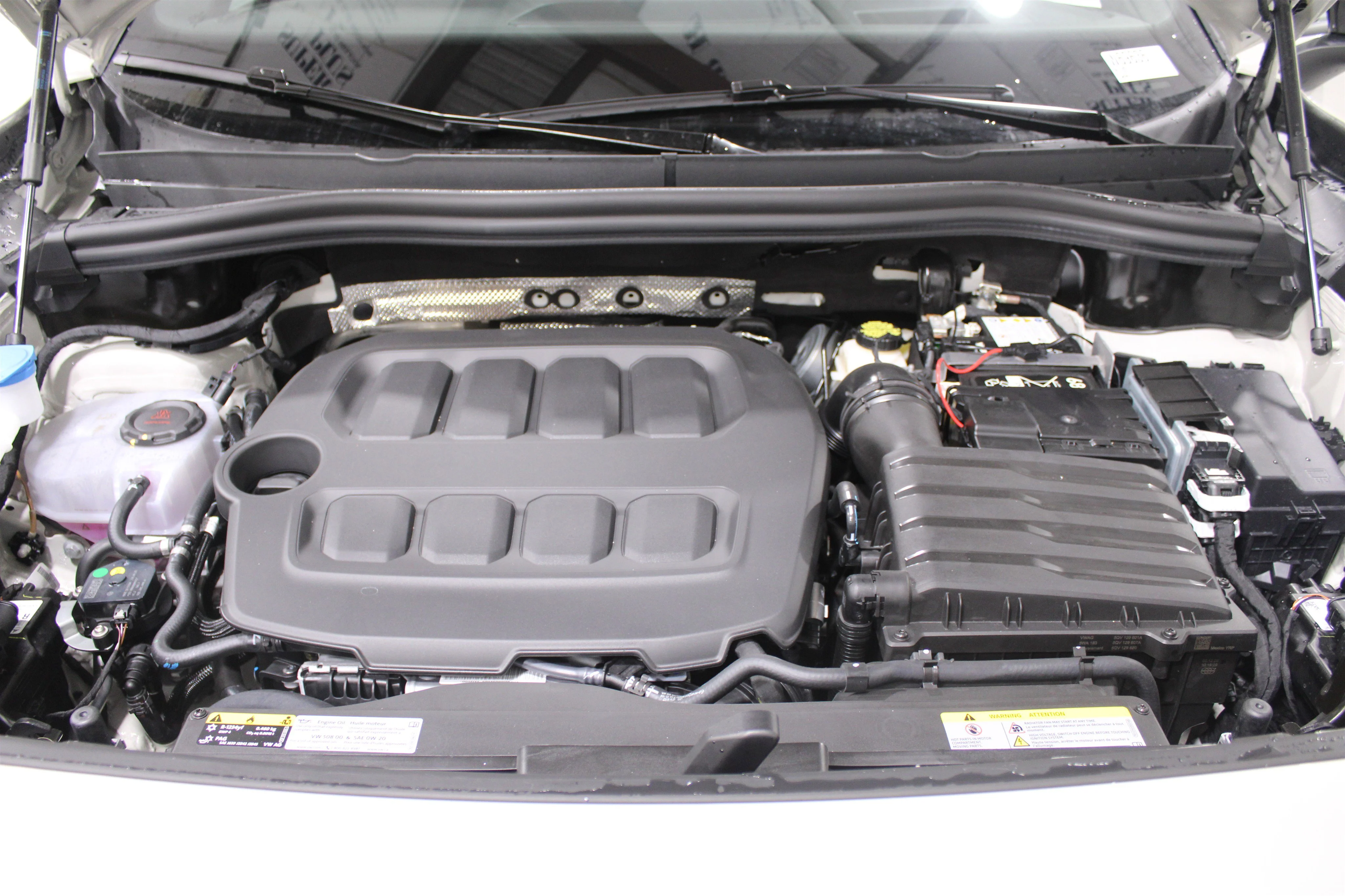 New 2026 Sandstone Volkswagen SE R-Line Black image 36