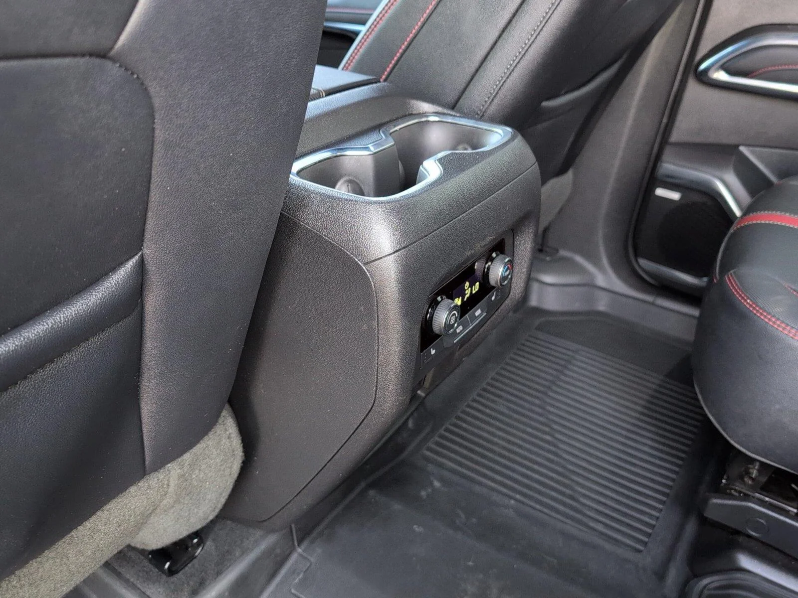 Used 2026 Polar White Tricoat Chevrolet RS image 32
