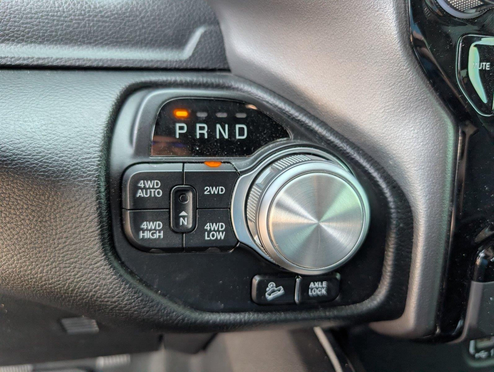 Used 2020 Diamond Black Crystal Pearlcoat Ram Laramie image 24