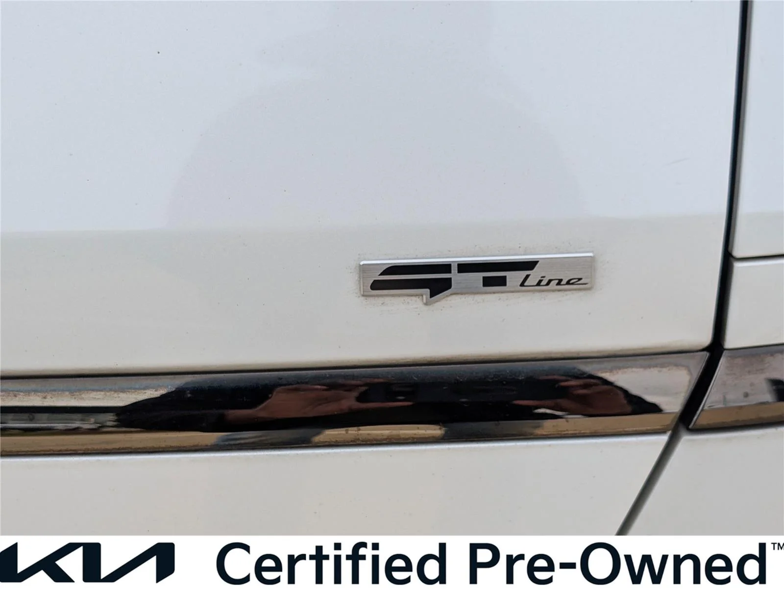 Used 2022 Snow White Pearl Kia GT-Line image 35