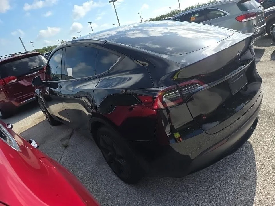 Used 2024  Tesla Long Range image 4