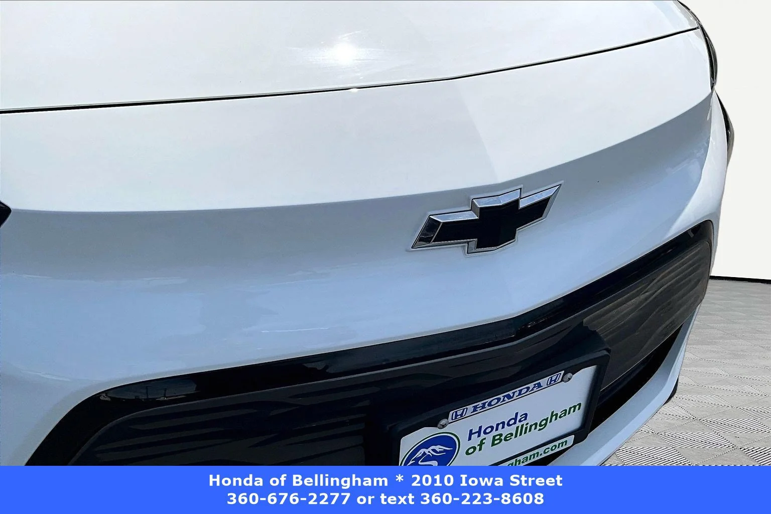 Used 2023 Summit White Chevrolet LT image 26