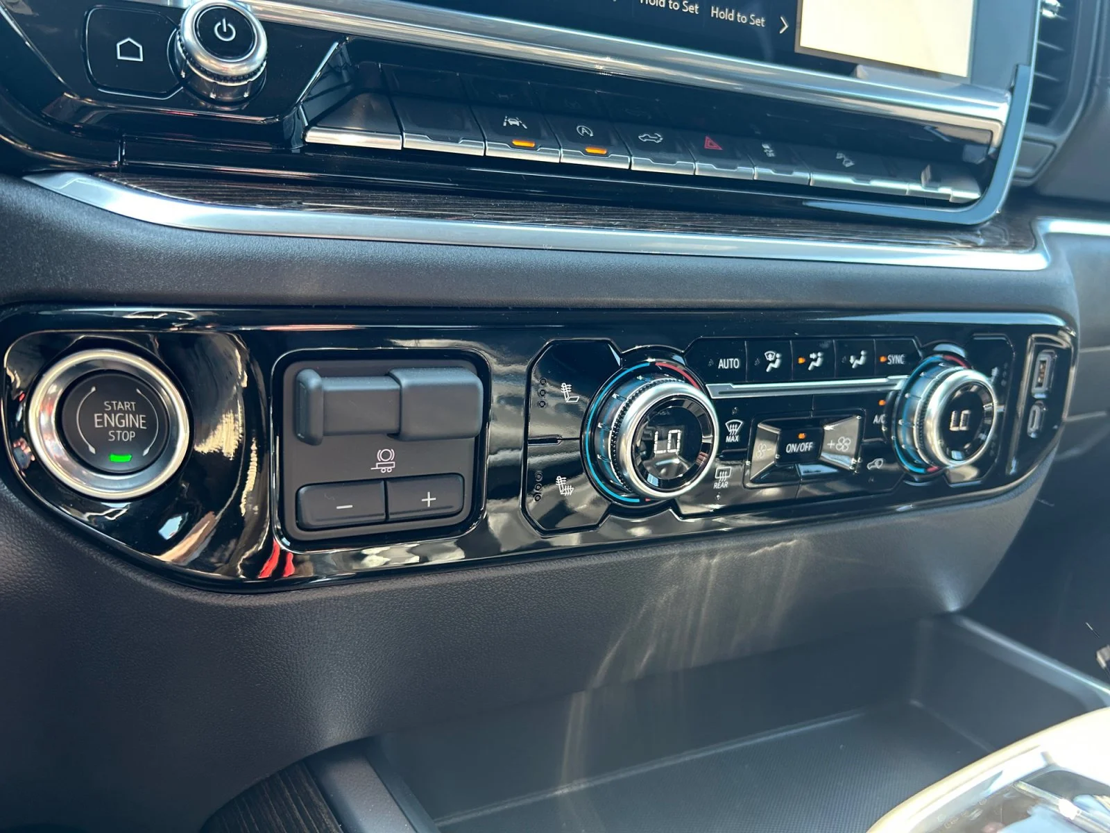 New 2026 Onyx Black GMC Elevation image 21