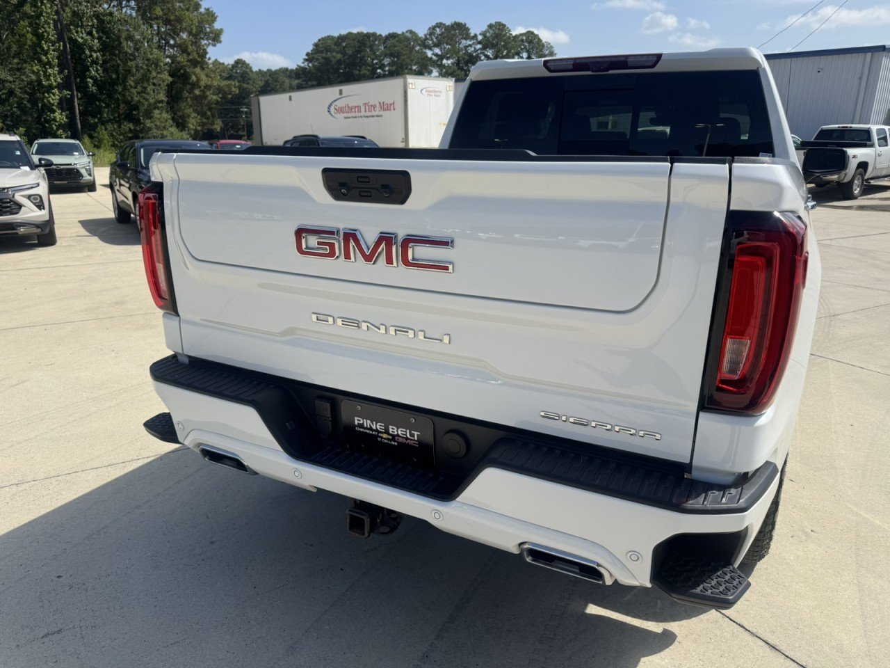 Used 2023 SUMMIT WHITE GMC Denali image 7