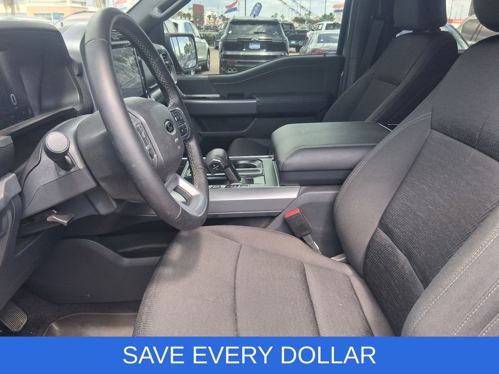 Used 2025 Silver Ford XLT image 12