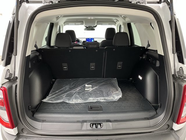 Used 2024 Oxford White Ford Badlands image 27
