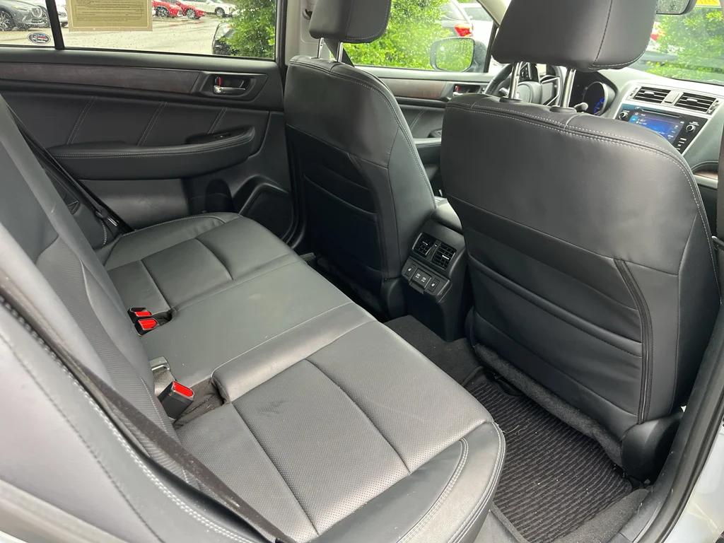 Used 2019 Ice Silver Metallic Subaru Limited image 5