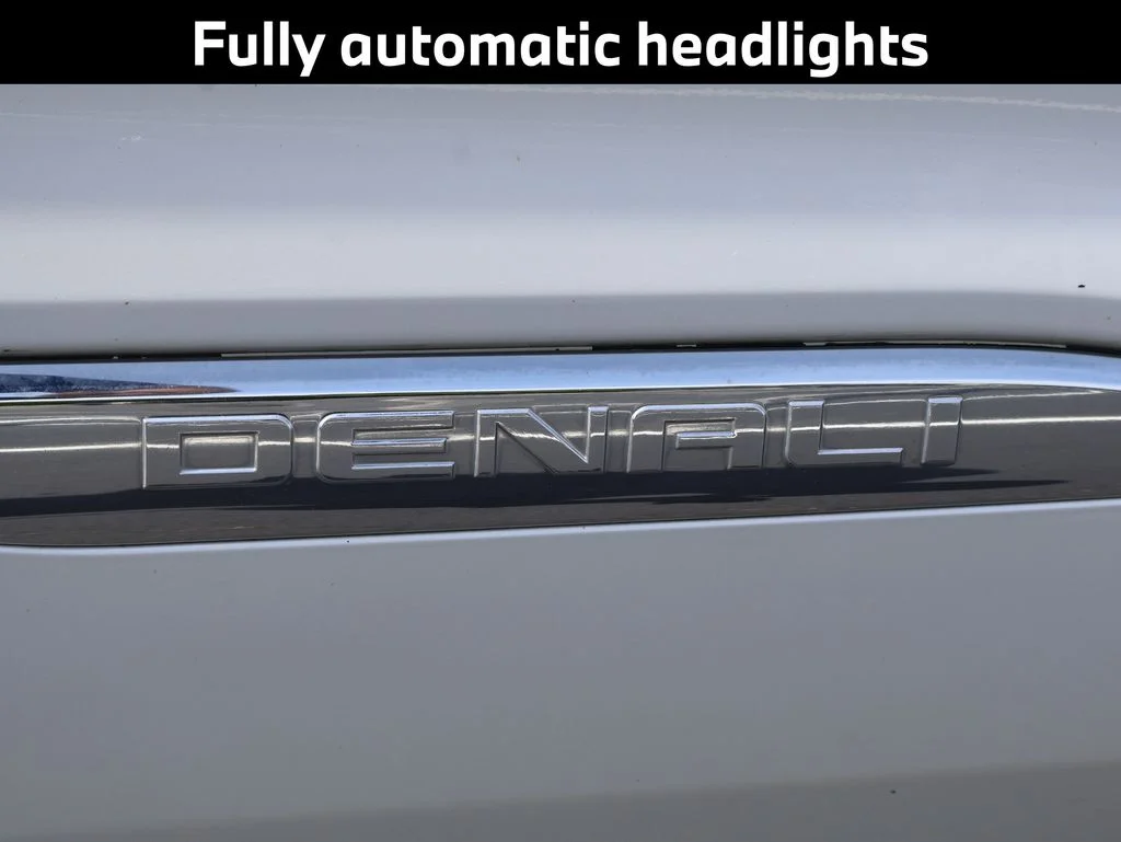 Used 2017 White GMC Denali image 11