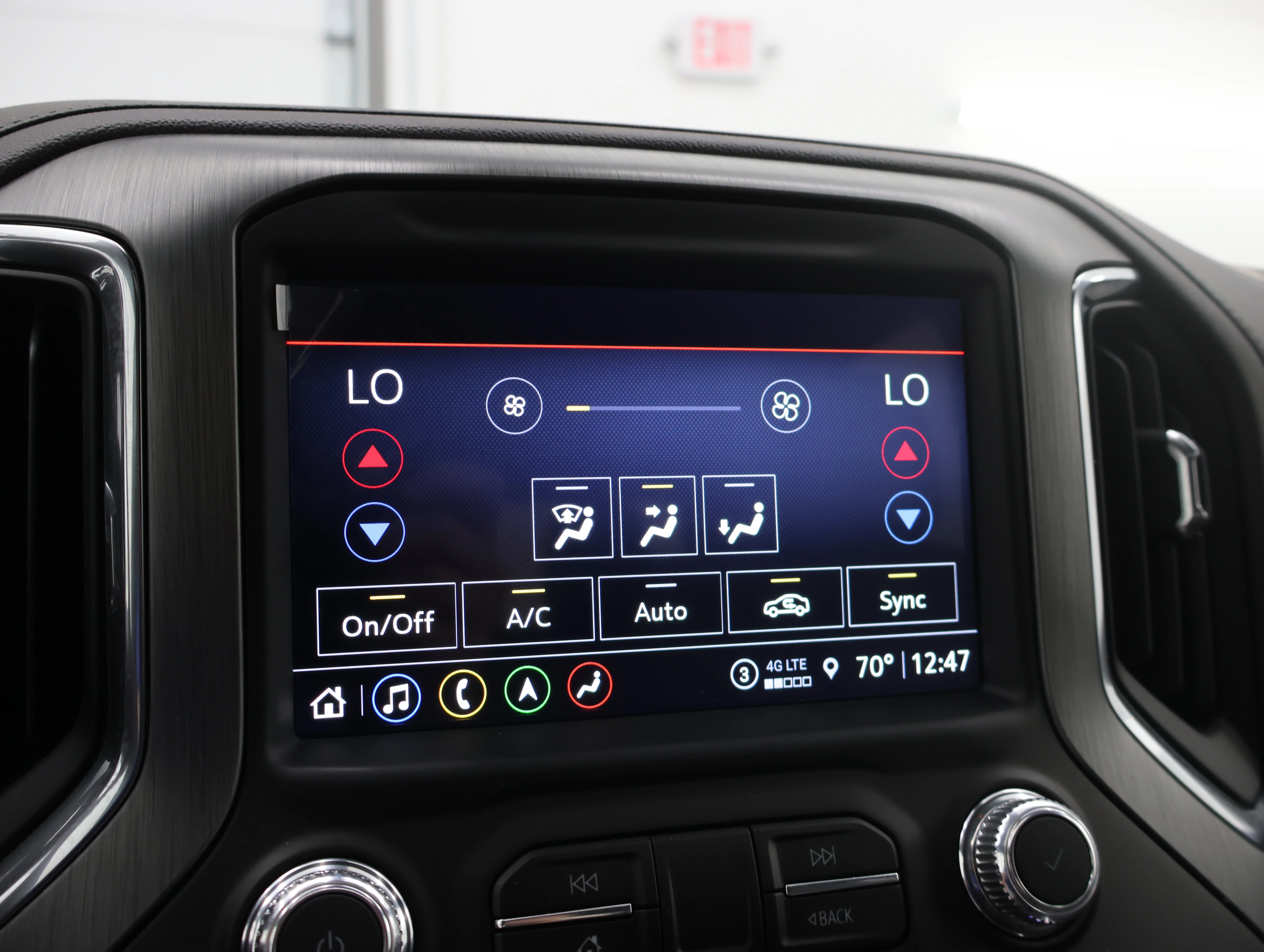 Used 2022 White Frost Tricoat GMC Denali image 66