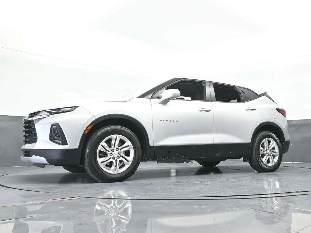 Used 2019 Silver Ice Metallic Chevrolet L image 50
