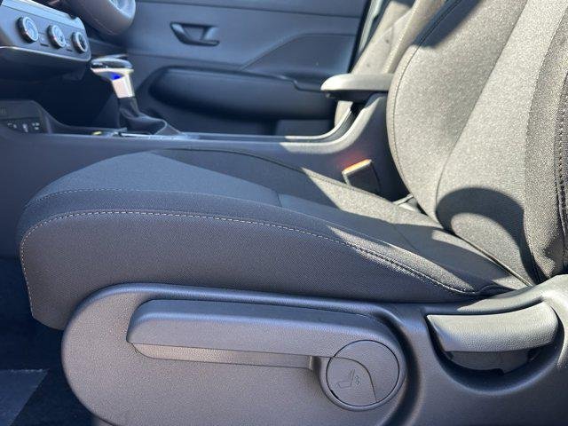 2026 Hyundai Kona SE - Photo 9