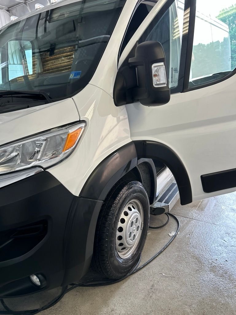 Used 2025 White Ram Base image 2