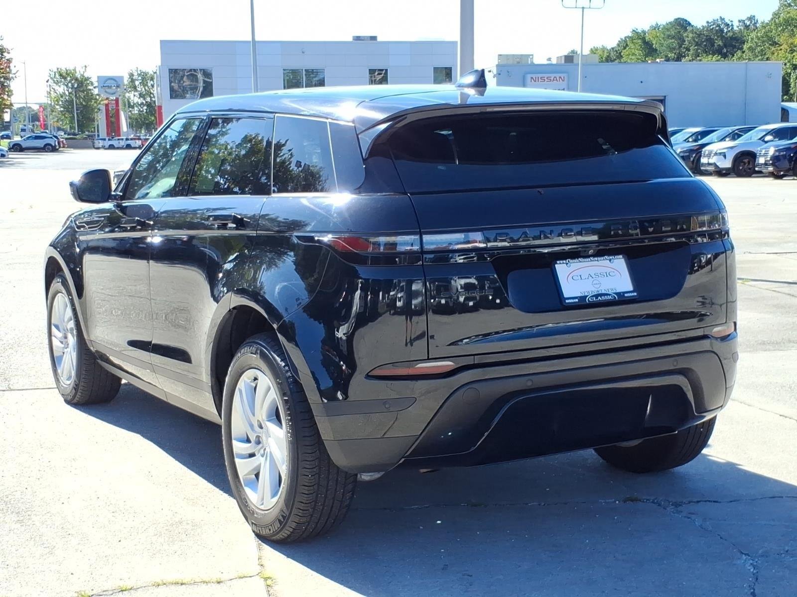 Used 2024 Santorini Black Metallic Land Rover Core S image 9
