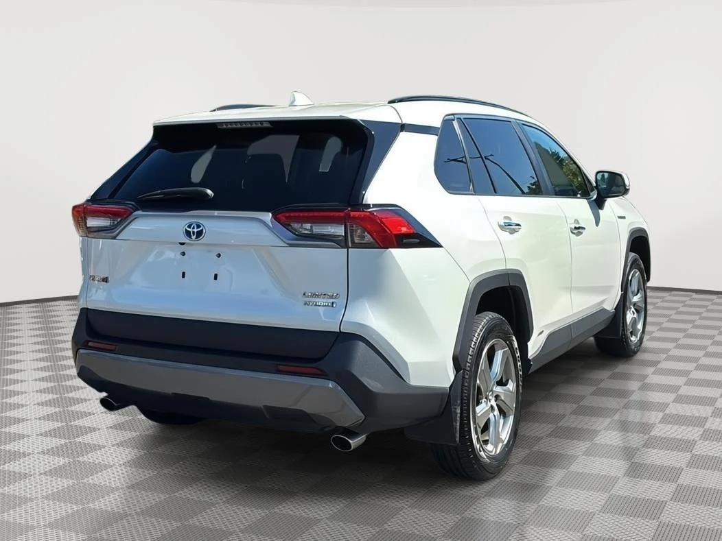 Used 2020 Blizzard Pearl Toyota Limited image 5