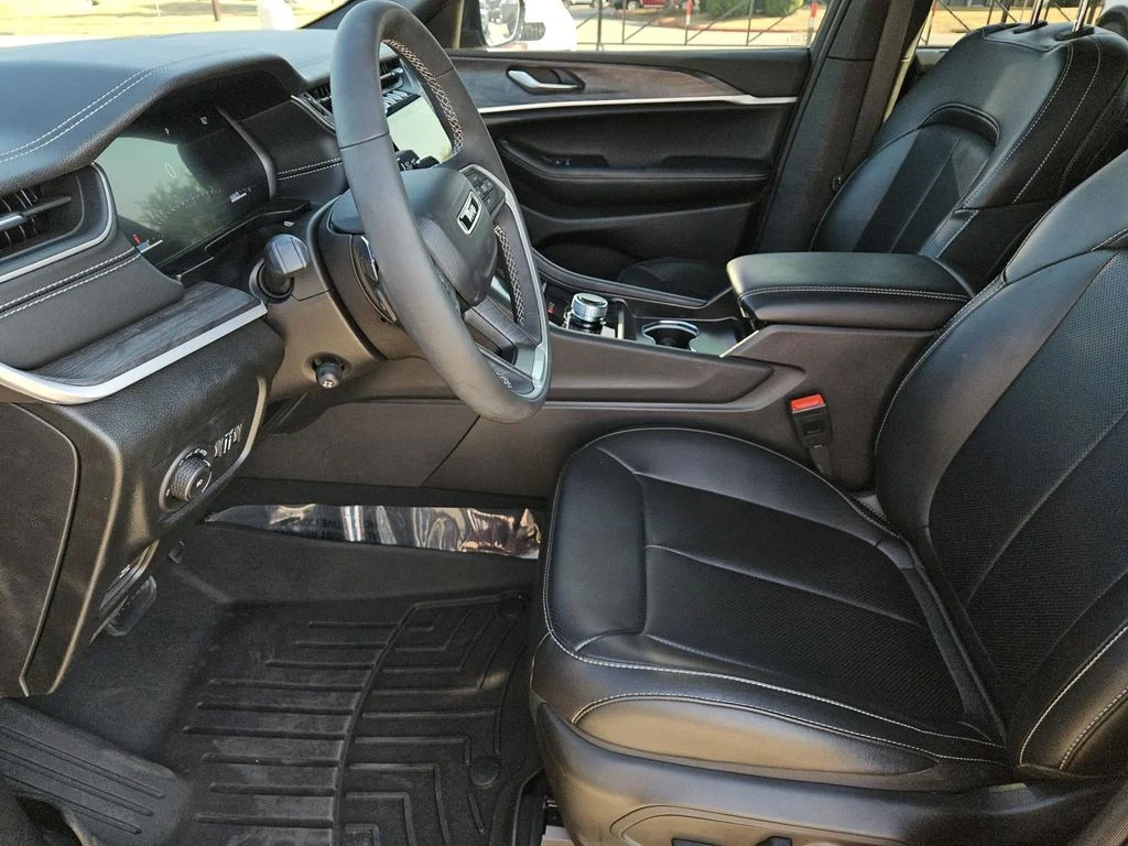 Used 2025 Black Jeep Limited image 12