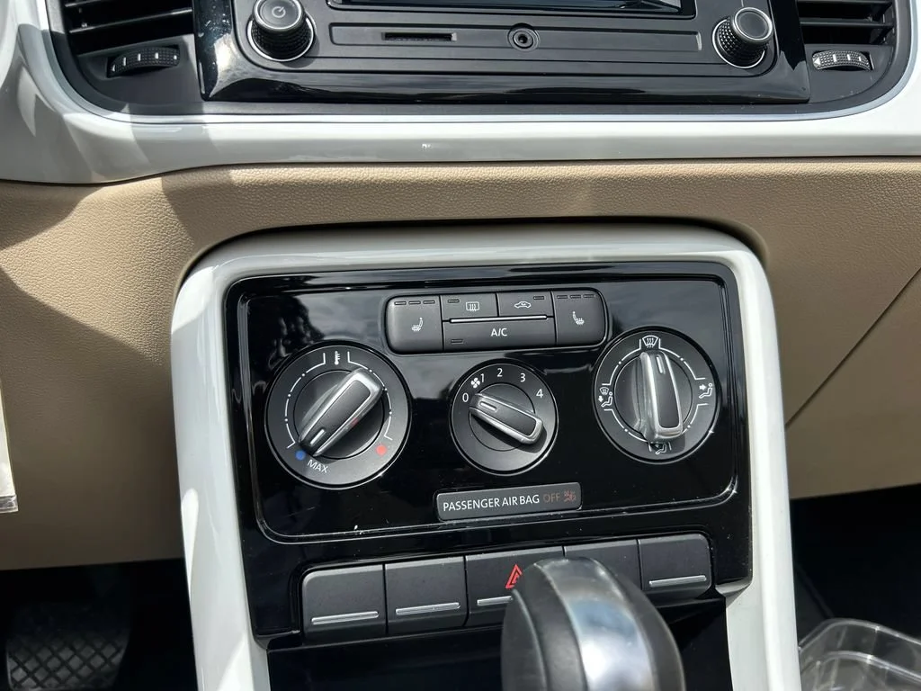 2019 Volkswagen Beetle S - Photo 24