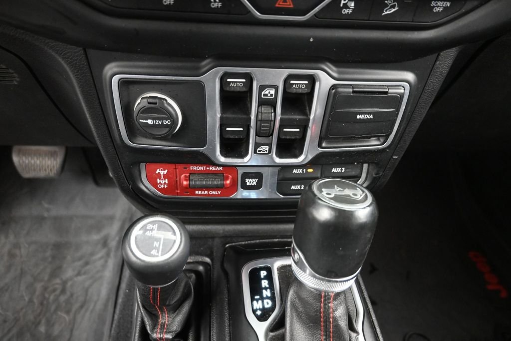 Used 2018 White Jeep Unlimited Rubicon image 20
