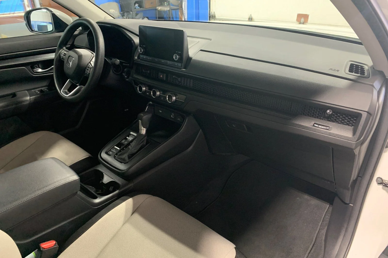 Certified Used 2023 Platinum White Pearl Honda LX image 18