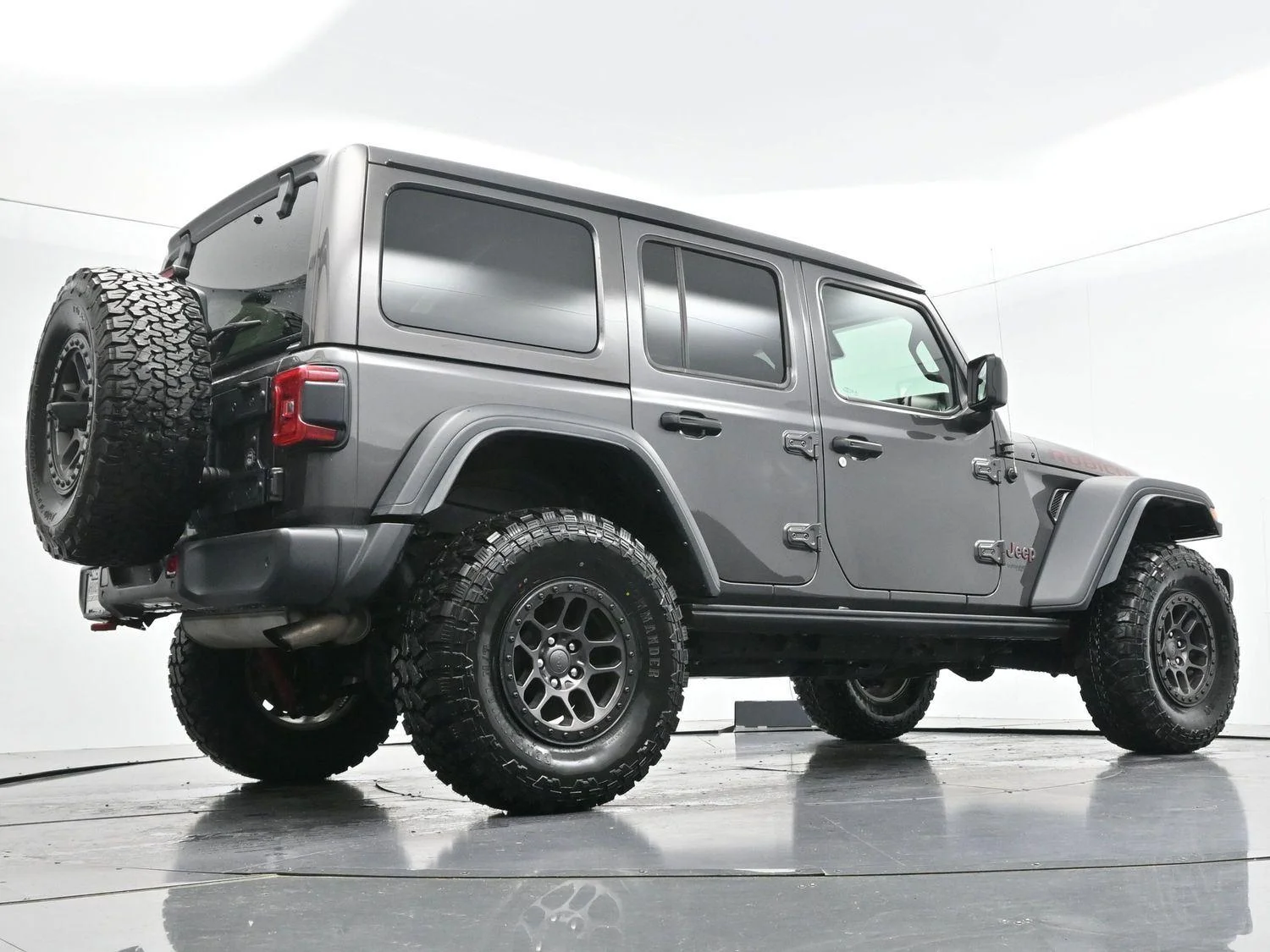 Used 2022 Granite Crystal Metallic Clearcoat Jeep Unlimited Rubicon image 52