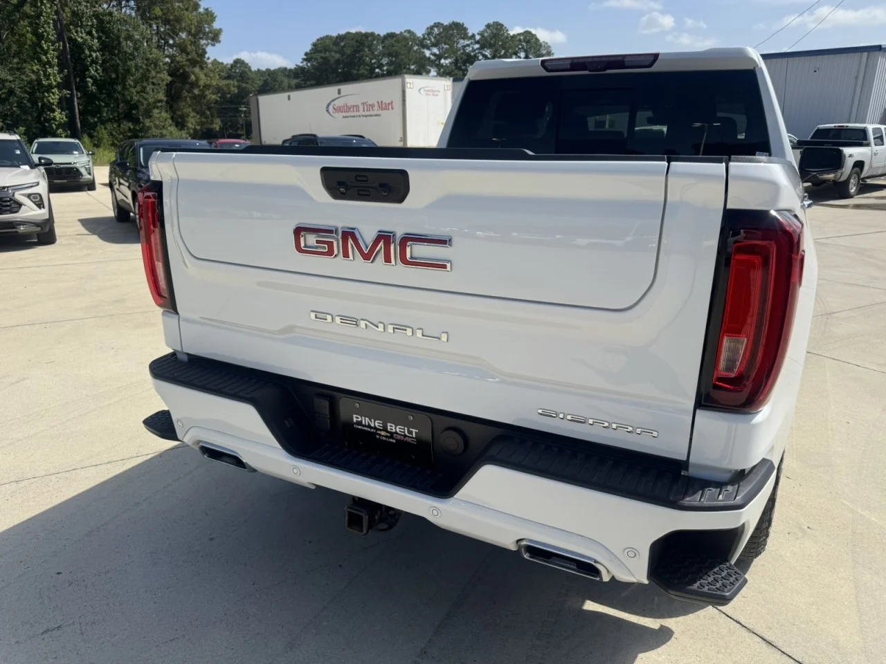 Used 2023 SUMMIT WHITE GMC Denali image 7