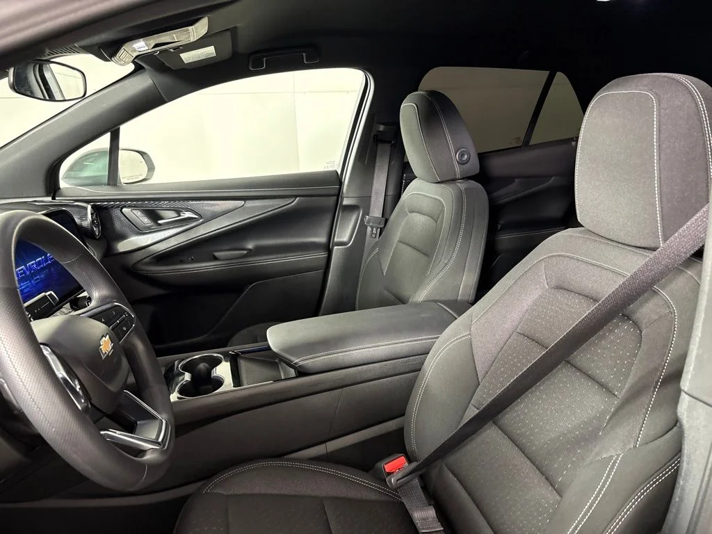 Used 2025 Gray Chevrolet LT image 31