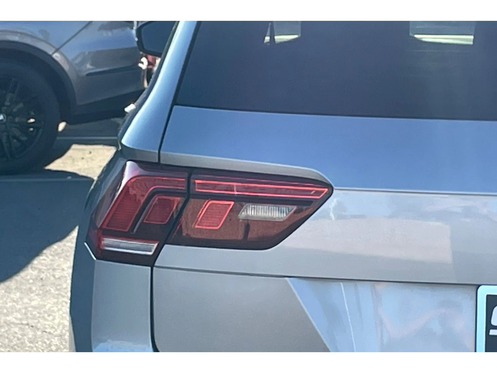 Used 2021 Pyrite Silver Metallic Volkswagen SE image 44