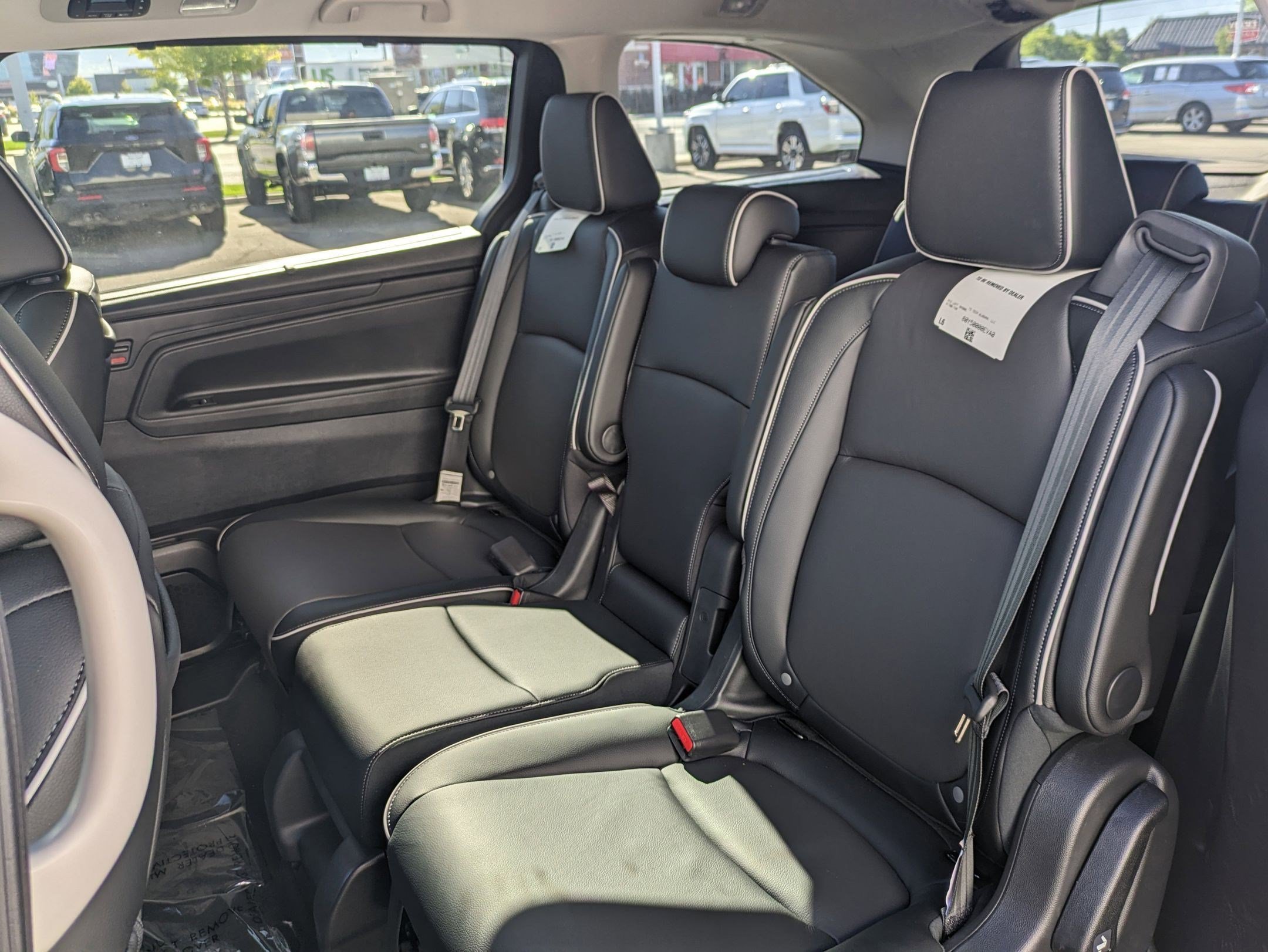 New 2027 Sonic Gray Pearl Honda Touring image 17