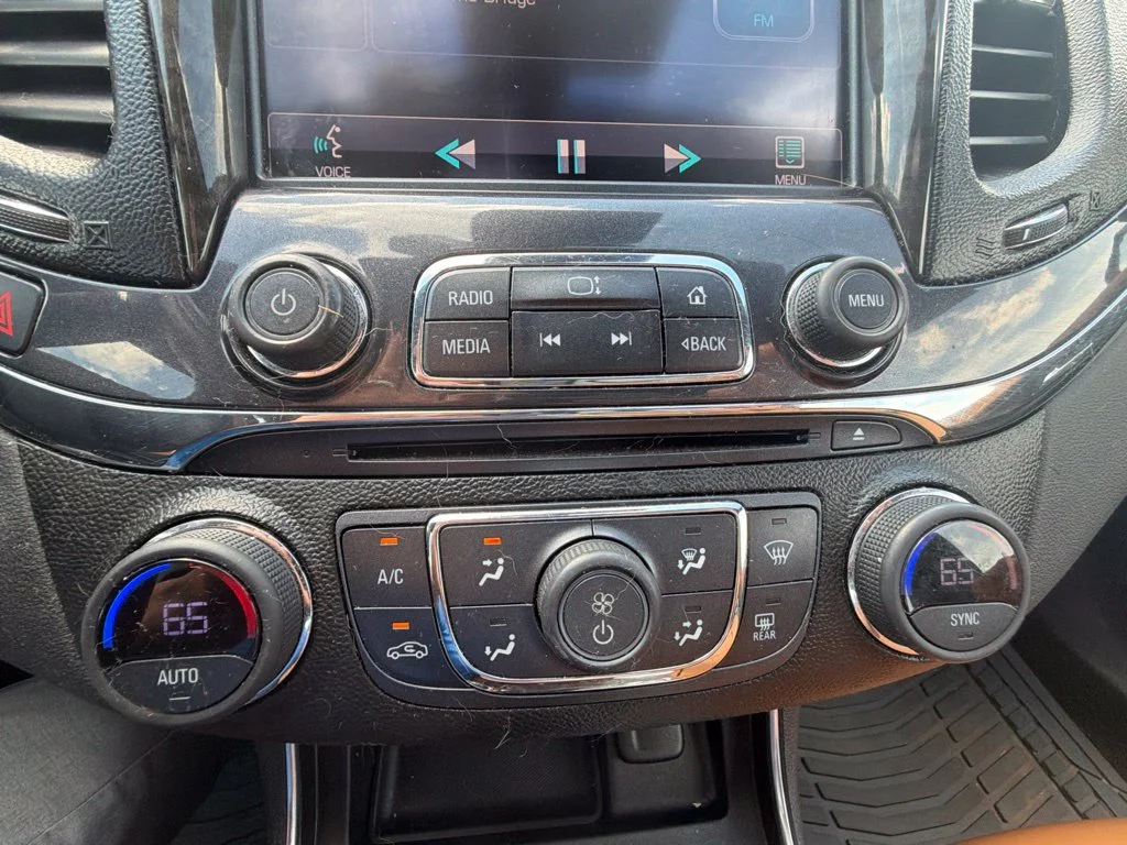 Used 2014 White Chevrolet LTZ image 12