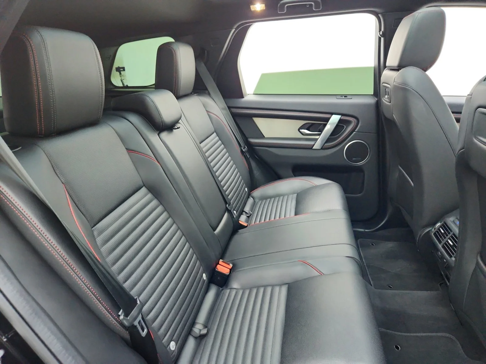 2023 Land Rover Discovery Sport SE - Photo 31